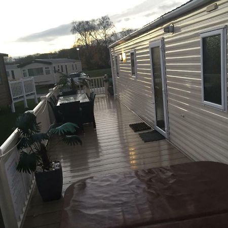3 Bedroom 8 Berth Standard Basic Caravans With Hot Tub,Mountain Bikes Tattershall Εξωτερικό φωτογραφία