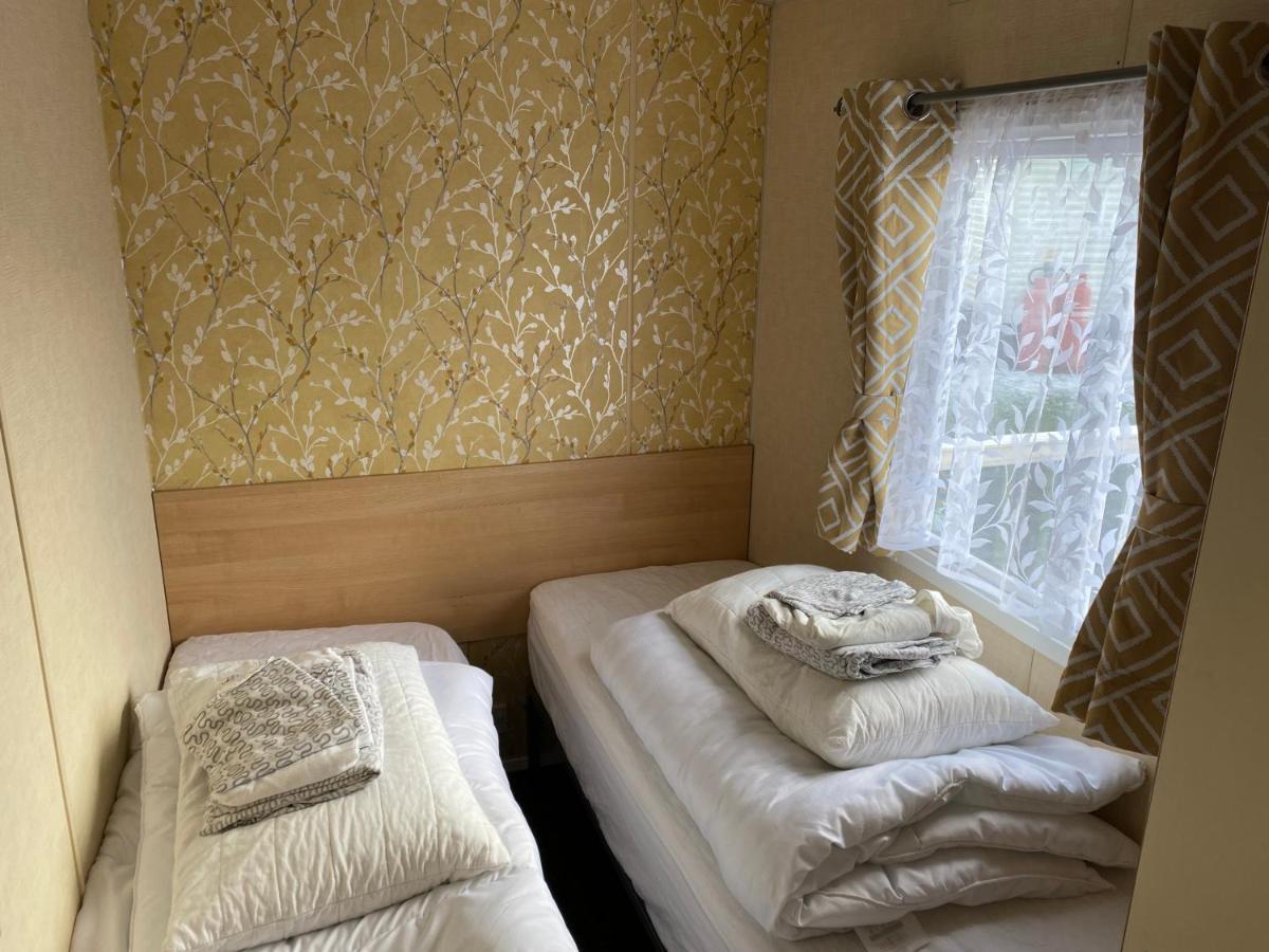 3 Bedroom 8 Berth Standard Basic Caravans With Hot Tub,Mountain Bikes Tattershall Εξωτερικό φωτογραφία